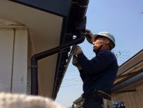 雨ドイ修理いたします。　雨ドイの修理工事は高所作業車を利用したり、足場を組んで工事します。